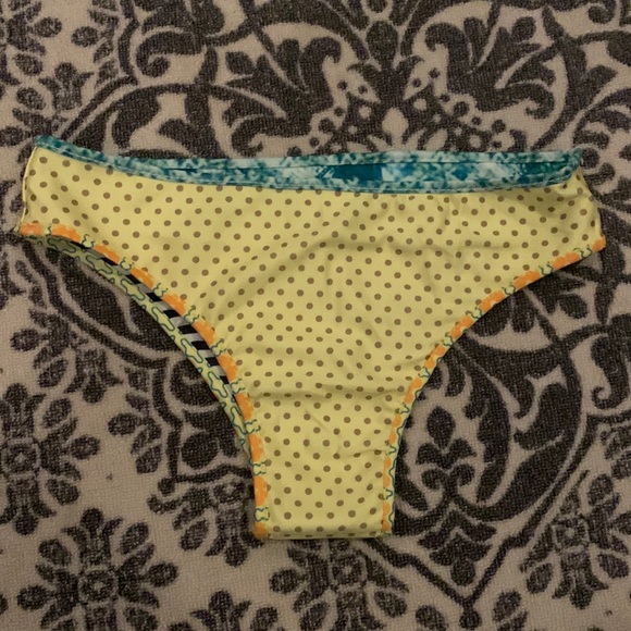 🏖️🌴 Unique reversible bikini - Picture 4 of 9
